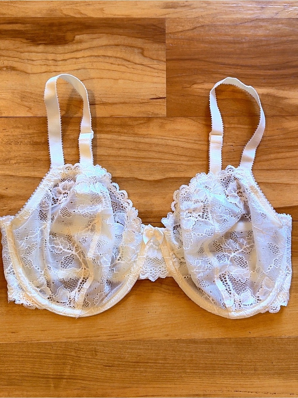 APT. 9 White Floral Lace Unlined Underwire Bra 36DD EUC Romantic Lingerie